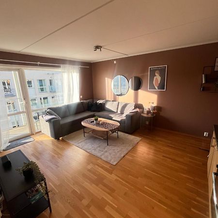 Modern And Central Apartment - Solsiden Trondheim - Up To 6 People Eksteriør billede
