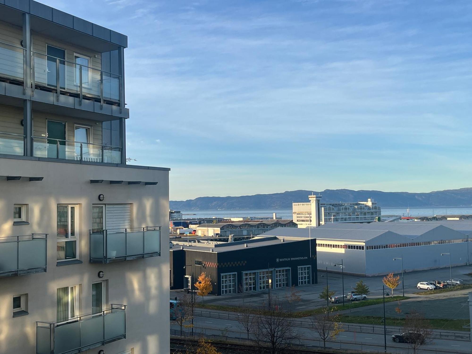 Modern And Central Apartment - Solsiden Trondheim - Up To 6 People Eksteriør billede